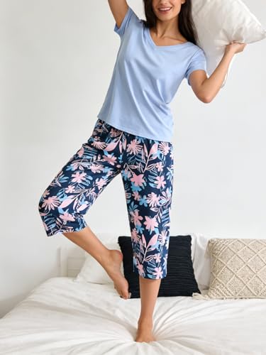 YIJIU Women Soft Comfy Pajamas Cute Cat Short Sleeve Capri Pants PJS Set - color: Blue Leaves, size: Small
