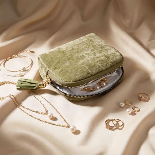 Small Travel Jewelry Case Organizer, Green Soft Velvet Jewelry Pouches With 6 Compartments, Zipper Pouch for Necklace Bracelet Earring Ring Storage Holder, Small Jewelry Bags for Travel Daily Use