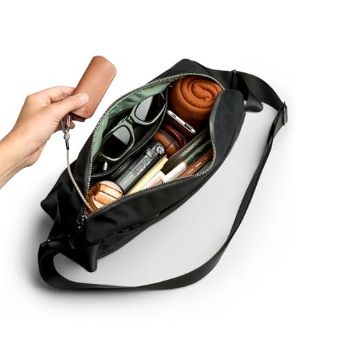 Bellroy Classic Sling (everyday 7 liter minimalist crossbody bag with internal organization, adjustable crossbody strap, and auto-compression system) - Black - color: Black