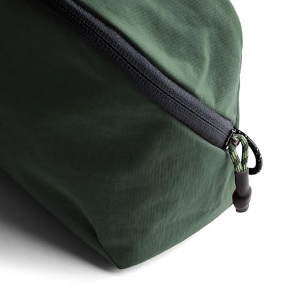 Bellroy Lite Packing Pouch 3L (Organizer Packing Cube for Travel Near and far) - Spruce - color: Spruce