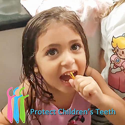 FAMILIFE Dental Floss Picks Kids flossers Toddler Threaders Children Unwaxed Unflavored Fluoride Free Dental Floss Child Kid Flossing Sticks with Travel Cases 200 Picks - color: Animal 200 Pcs