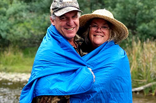 DOWN UNDER OUTDOORS Large Waterproof Windproof Extra Thick 350 GSM Quilted Fleece, or Sherpa Stadium Blanket - color: Blue