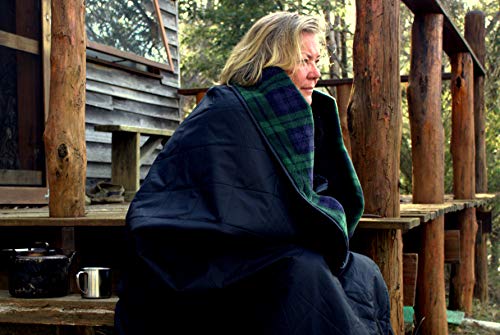 DOWN UNDER OUTDOORS Large Waterproof Windproof Extra Thick 350 GSM Quilted Fleece, or Sherpa Stadium Blanket - color: Green Check