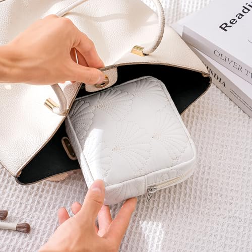 RSRSLEII Small Quilted Cotton Makeup Pouch for Purse, Coastal Granddaughter Aesthetic Cosmetic Bag with Compartments, Cute Seashell Zipper Lipstick Holder for Women and Girls (09 Small Seashell) - color: 02Small Seashell