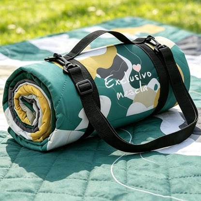 Exclusivo Mezcla Extra Large Waterproof Picnic Blankets 3 Layer, Sandproof and Foldable Outdoor Blanket for Beach Camping, Park and Travel - color: Abstract Green