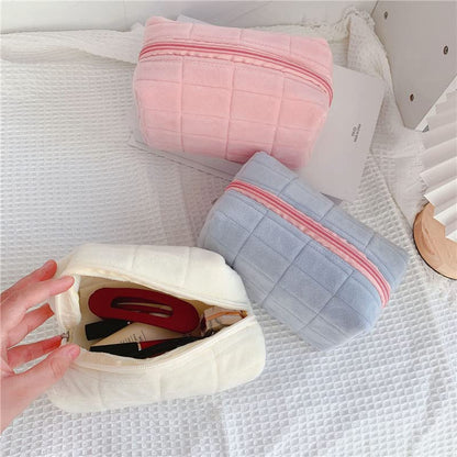 Small Cosmetic Bag Cute Makeup Bag Y2k Accessories Aesthetic Make Up Bag Y2k Purse Cosmetic Bag for Purse (white) - color: white